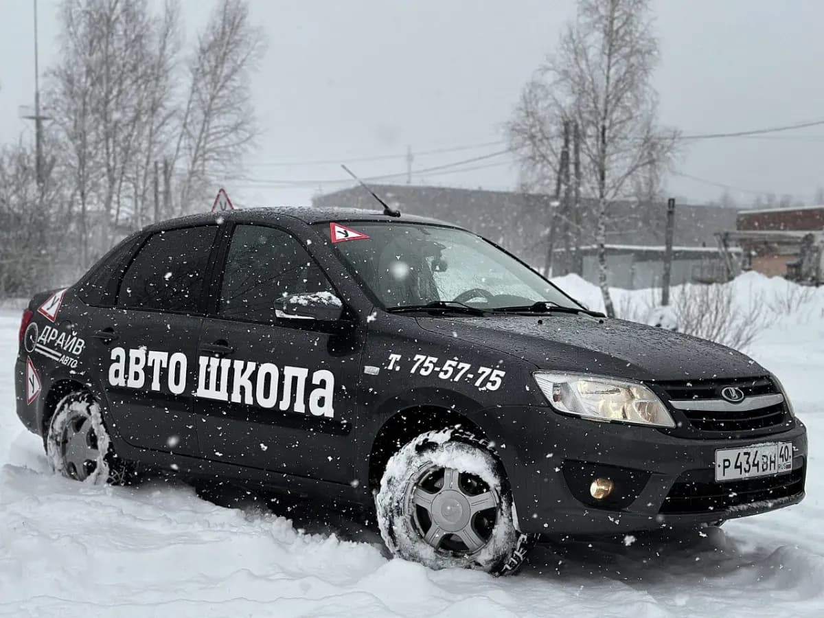 Учебный автомобиль Lada Granta 2014, МКПП